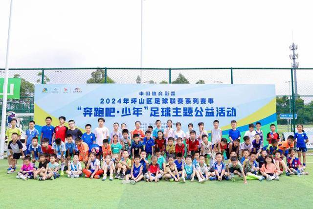 步行者新赛季首发阵容定妆照曝光，哈利伯顿回归